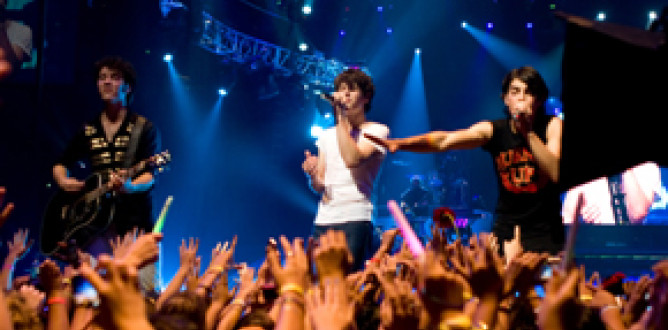 Jonas Brothers 3D Concert Experience parents guide