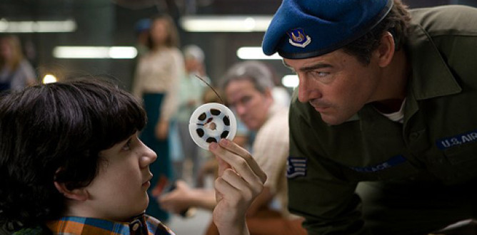 Super 8 parents guide