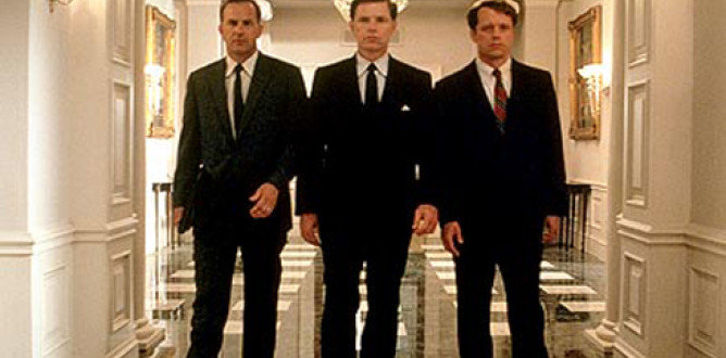 Thirteen Days parents guide